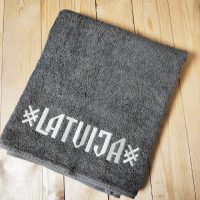 Latvija. Lielais frotē dvielis, pelēks