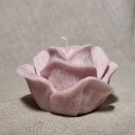 791893926 Rozes. Kristālstearīna figūrsveces
